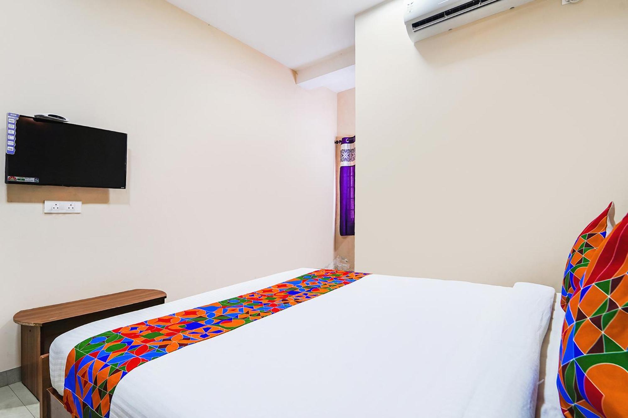 Fabexpress Uv Residency - 700M From Coimbatore International Airport Irugur Exterior foto