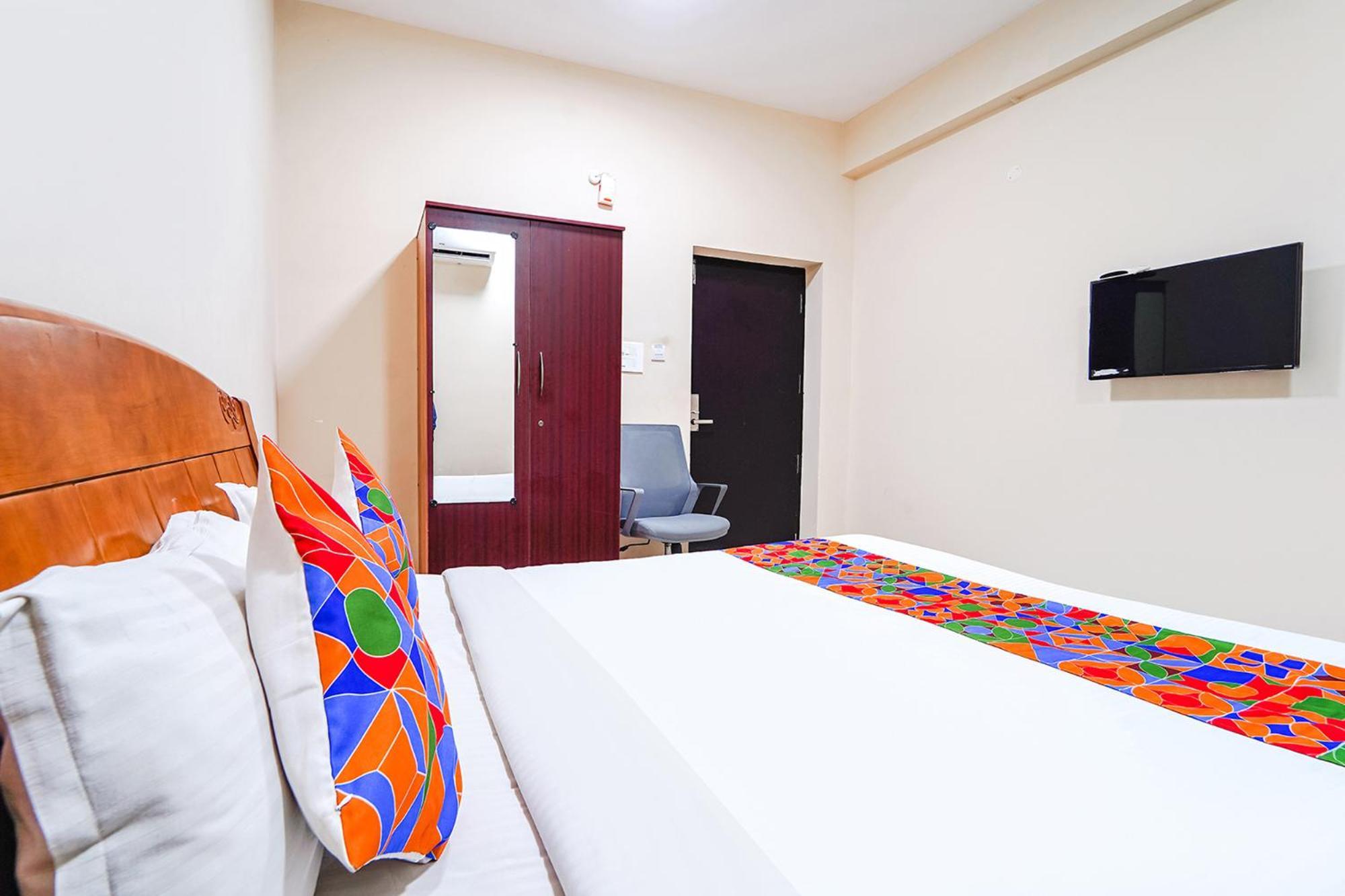Fabexpress Uv Residency - 700M From Coimbatore International Airport Irugur Exterior foto