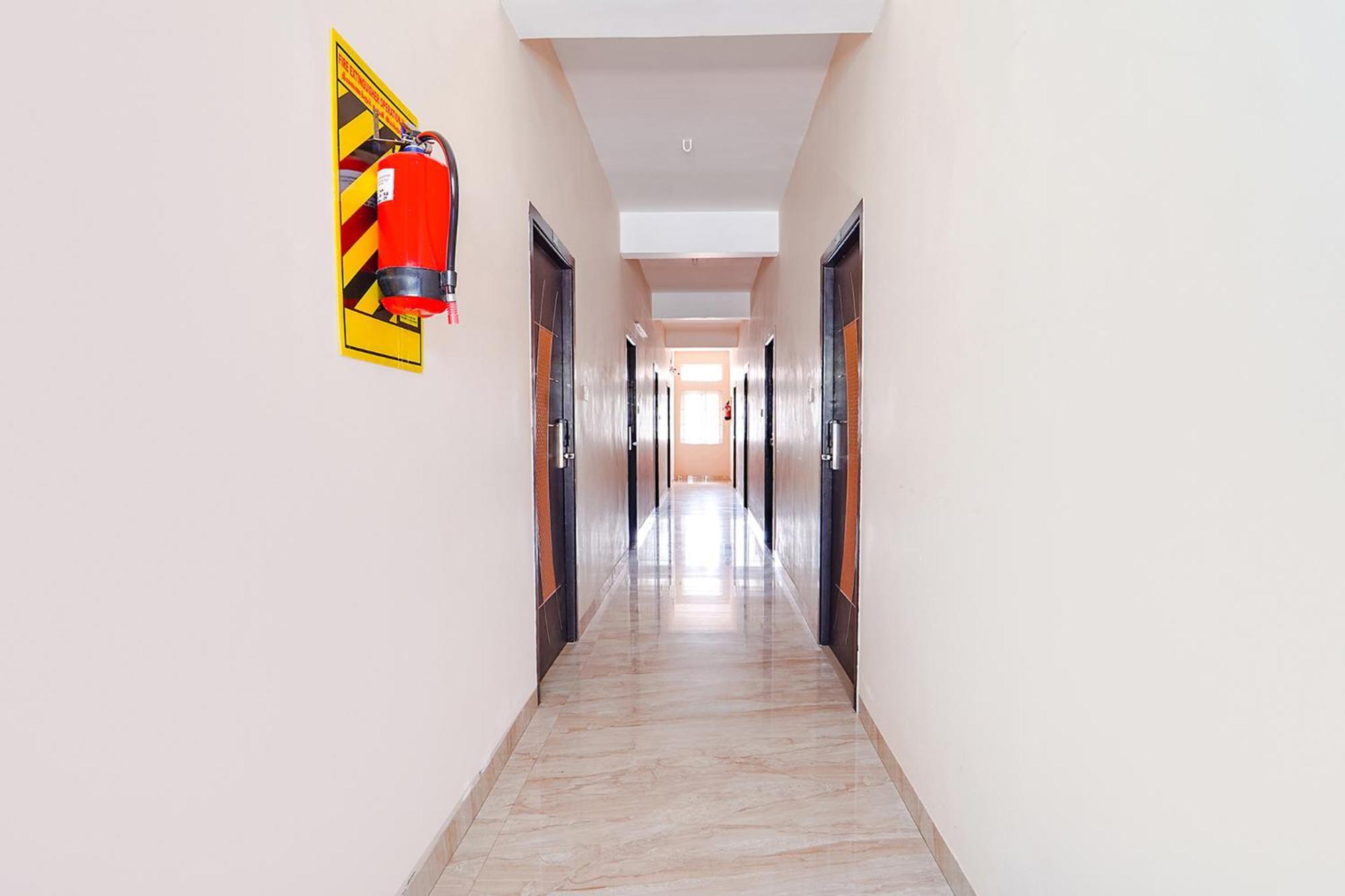 Fabexpress Uv Residency - 700M From Coimbatore International Airport Irugur Exterior foto