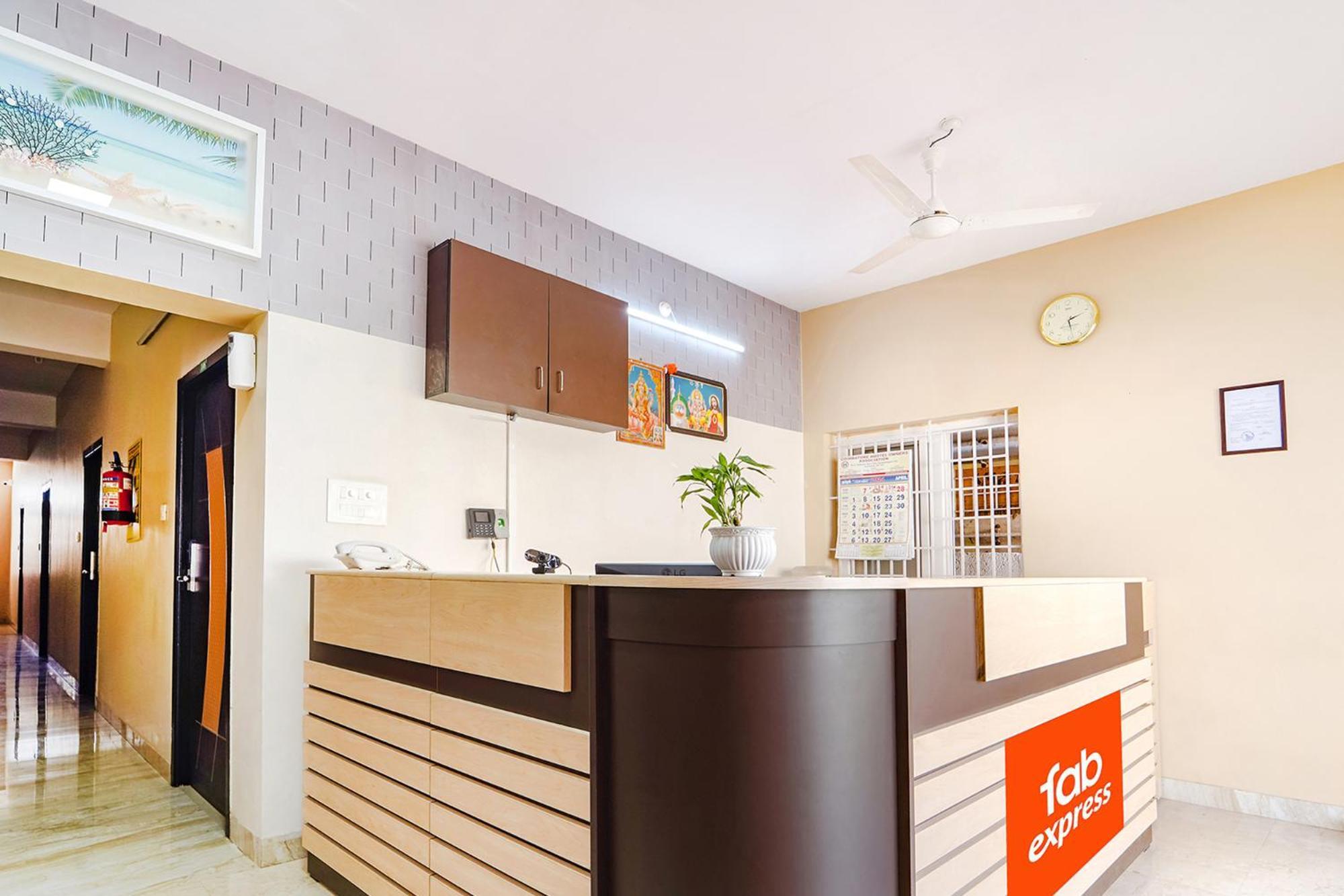 Fabexpress Uv Residency - 700M From Coimbatore International Airport Irugur Exterior foto